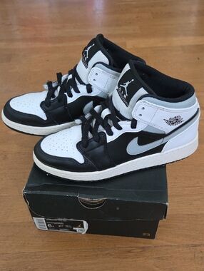 Air JORDAN 1 Mid Black White Grey
